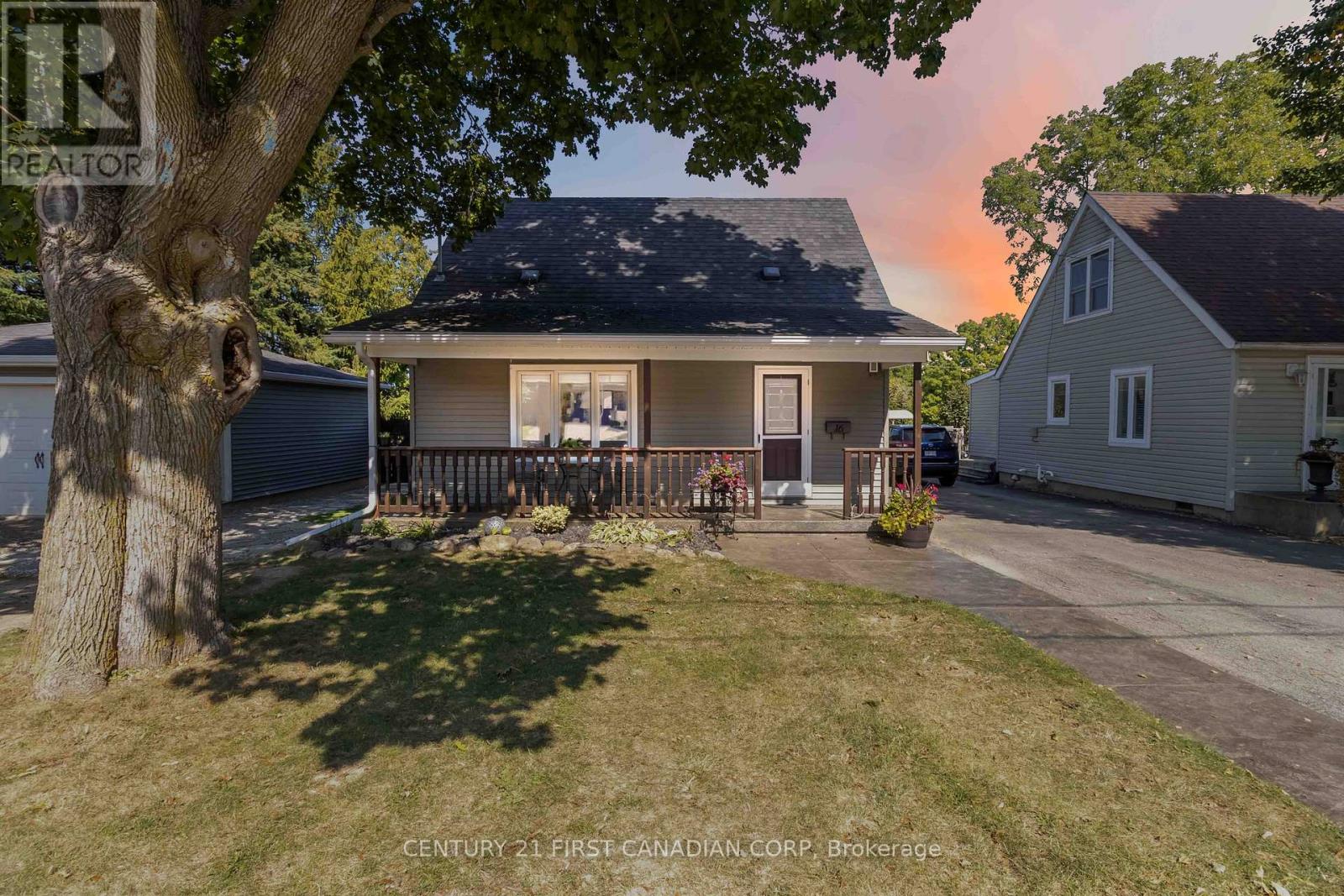 Property at 16 CHURCHILL DRIVE image 2