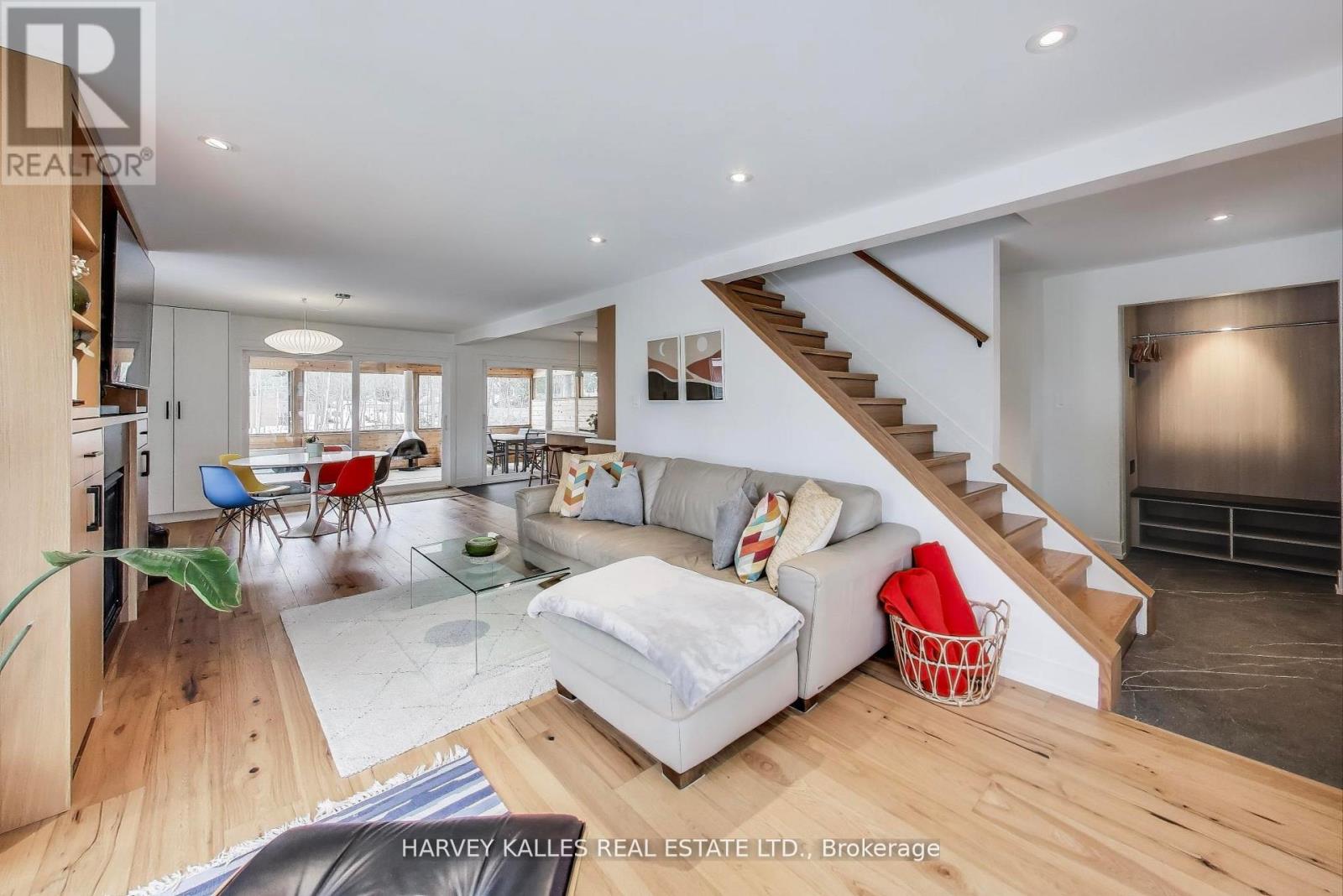 1002 Chippawa Avenue, Gravenhurst, Ontario  P1P 1R1 - Photo 12 - X12399246