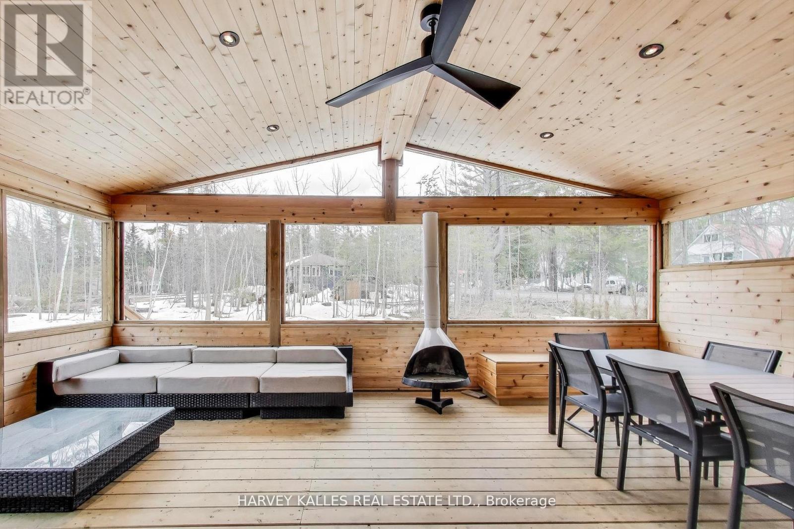 1002 Chippawa Avenue, Gravenhurst, Ontario  P1P 1R1 - Photo 14 - X12399246