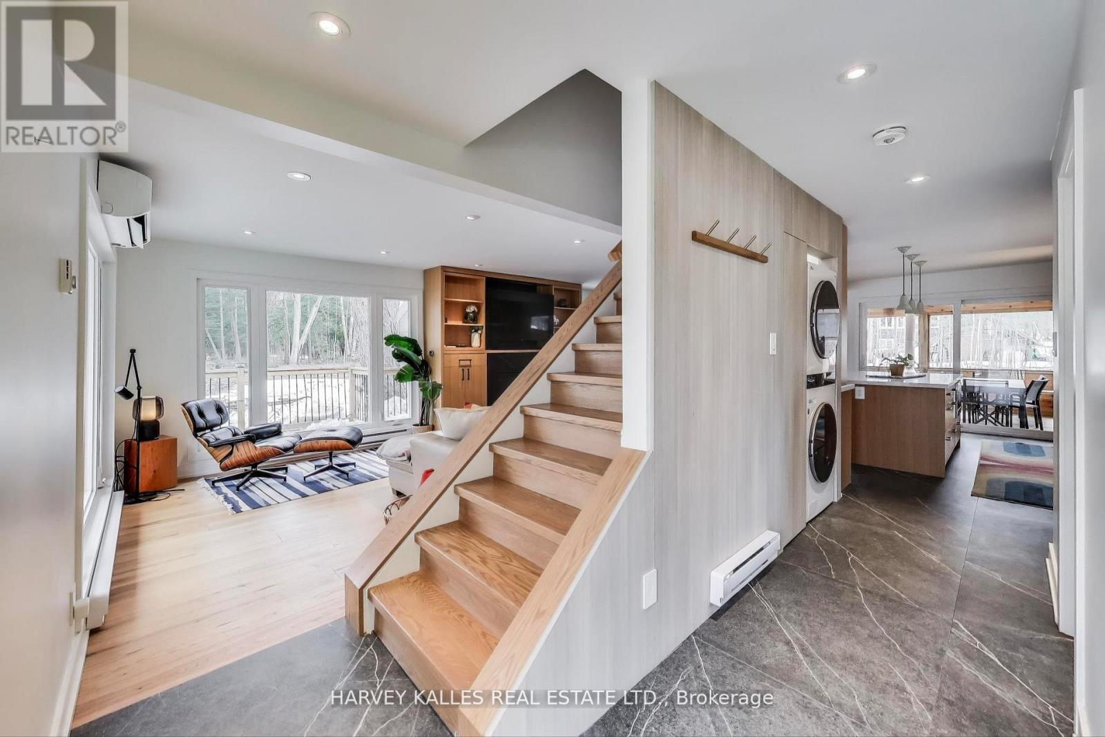 1002 Chippawa Avenue, Gravenhurst, Ontario  P1P 1R1 - Photo 16 - X12399246