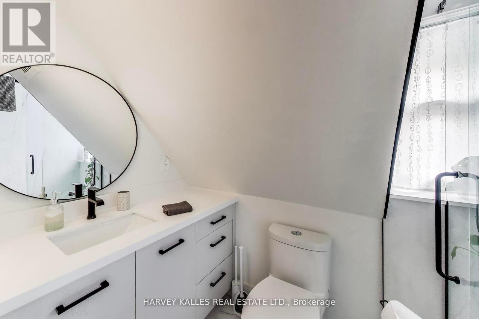 1002 Chippawa Avenue, Gravenhurst, Ontario  P1P 1R1 - Photo 27 - X12399246