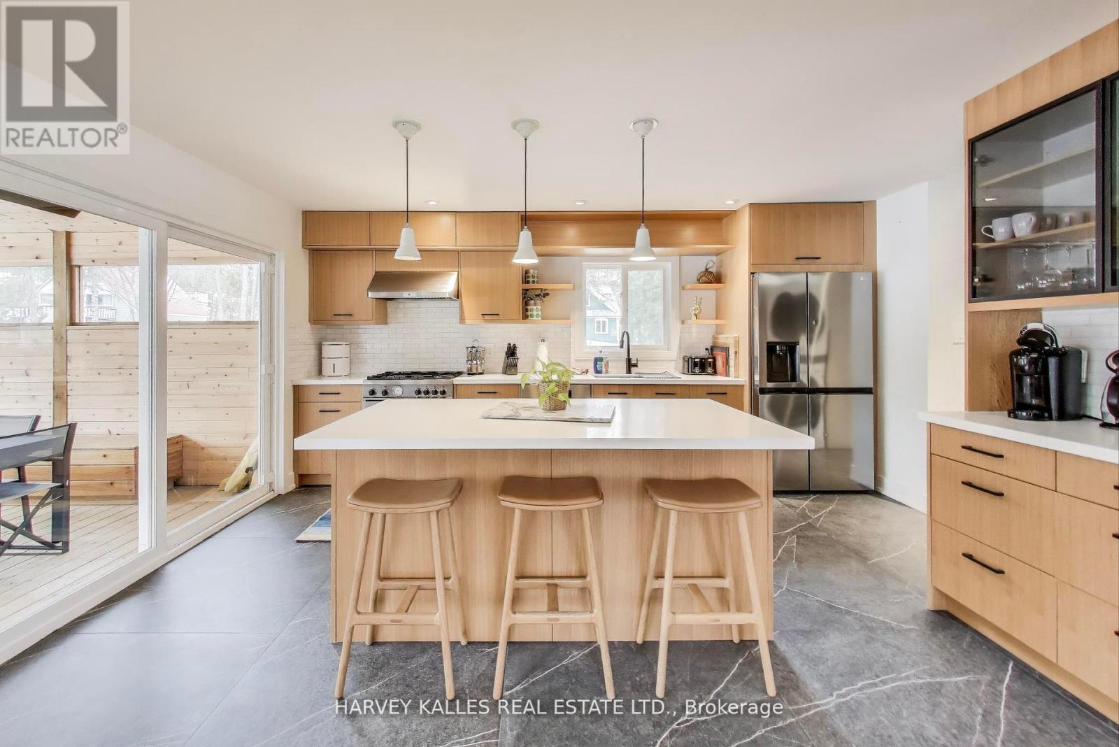 1002 Chippawa Avenue, Gravenhurst, Ontario  P1P 1R1 - Photo 6 - X12399246