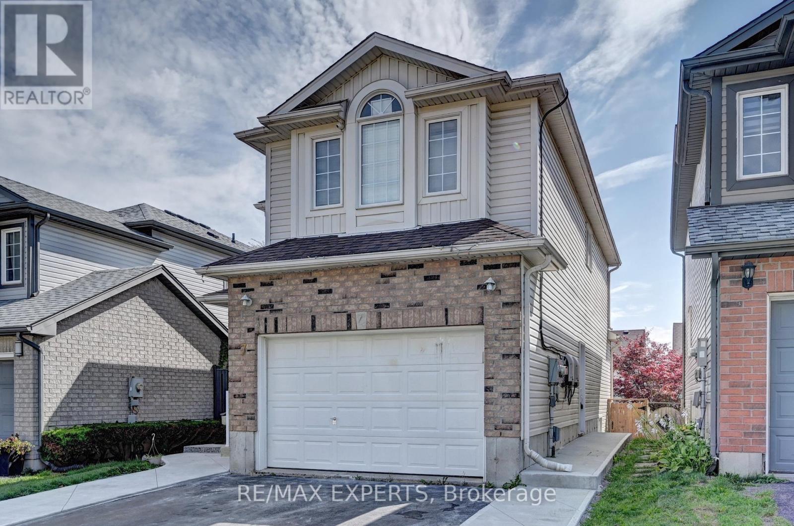 7 Henhoeffer Crescent, Kitchener, Ontario  N2E 4C3 - Photo 1 - X12399265