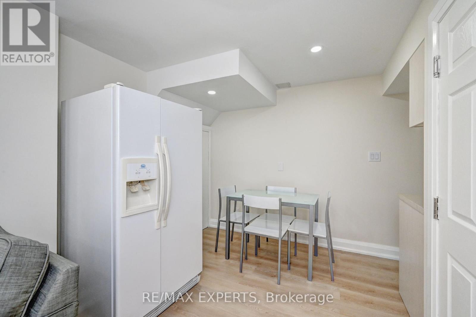 7 Henhoeffer Crescent, Kitchener, Ontario  N2E 4C3 - Photo 14 - X12399265