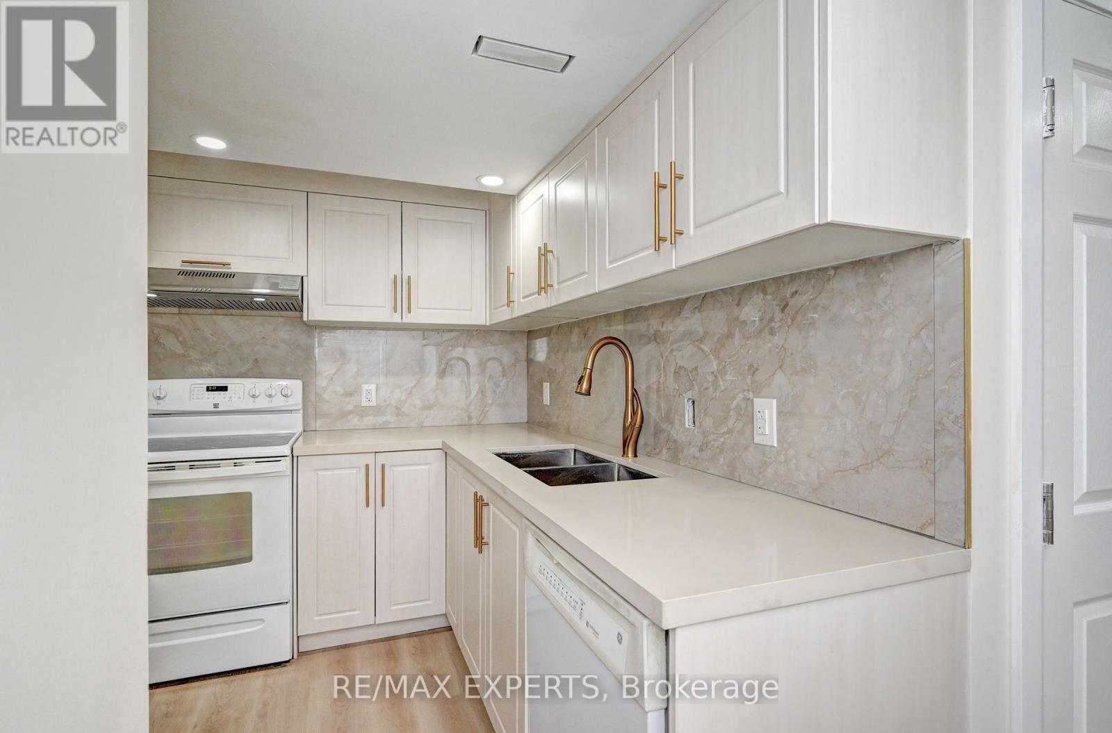 7 Henhoeffer Crescent, Kitchener, Ontario  N2E 4C3 - Photo 17 - X12399265