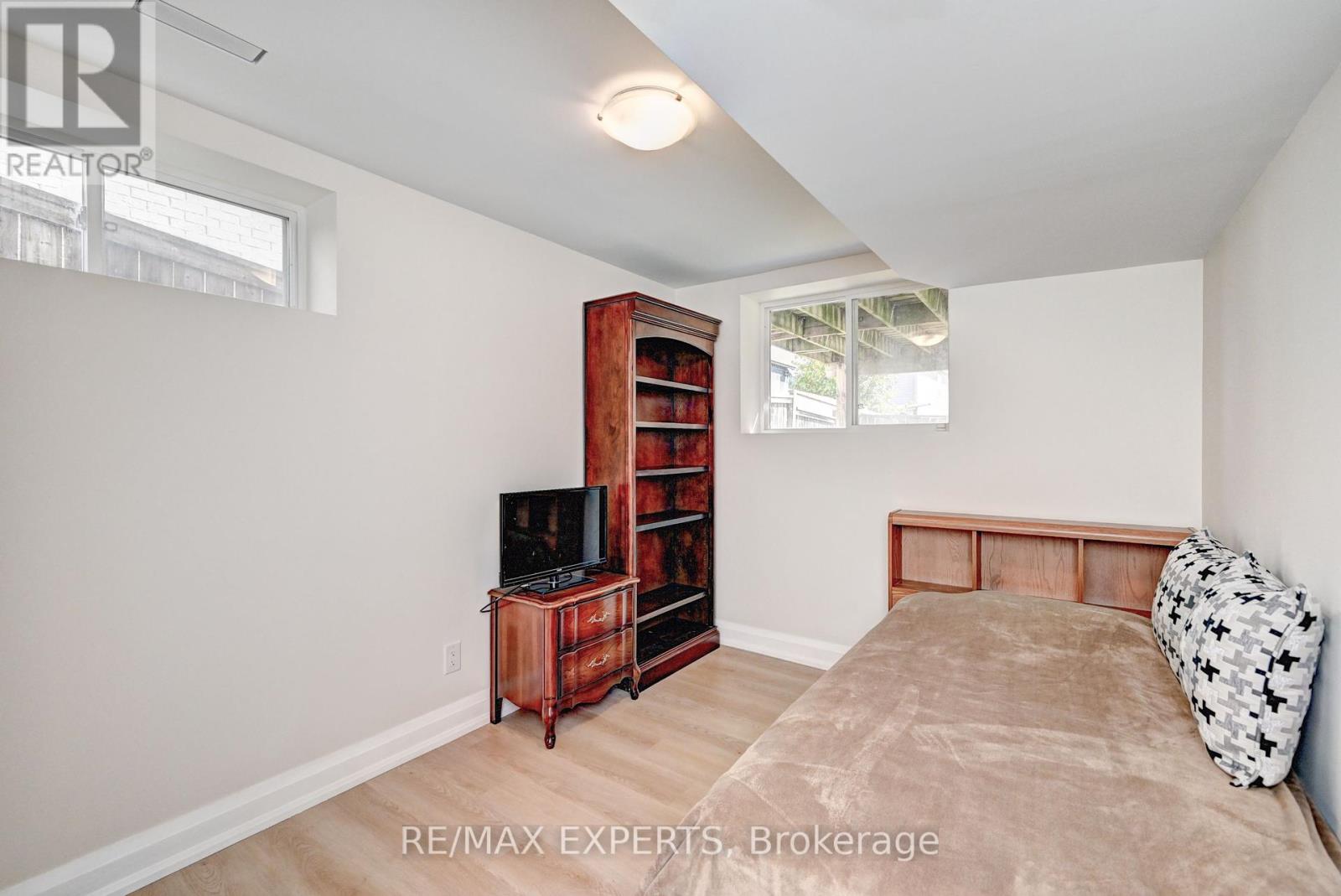 7 Henhoeffer Crescent, Kitchener, Ontario  N2E 4C3 - Photo 24 - X12399265