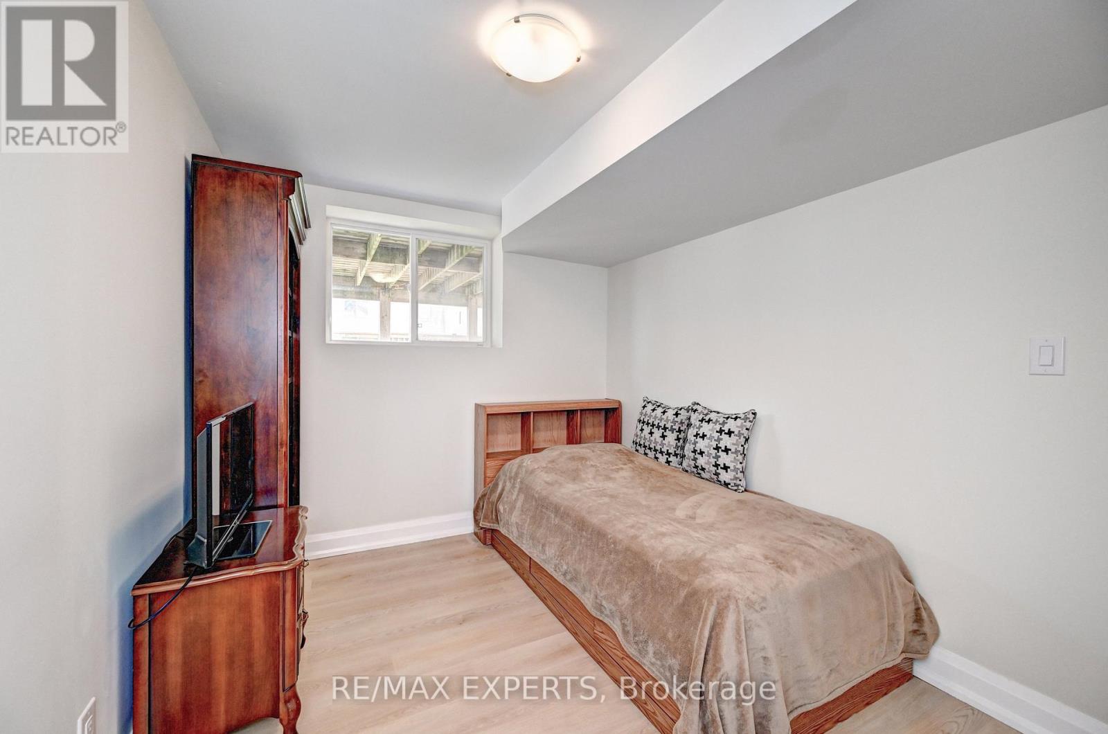 7 Henhoeffer Crescent, Kitchener, Ontario  N2E 4C3 - Photo 26 - X12399265
