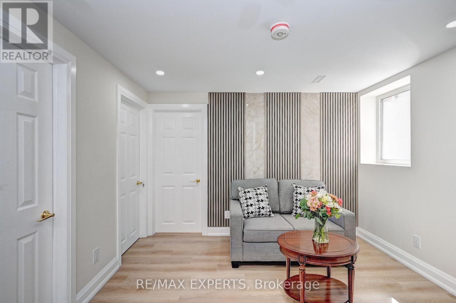 7 Henhoeffer Crescent, Kitchener, Ontario  N2E 4C3 - Photo 7 - X12399265