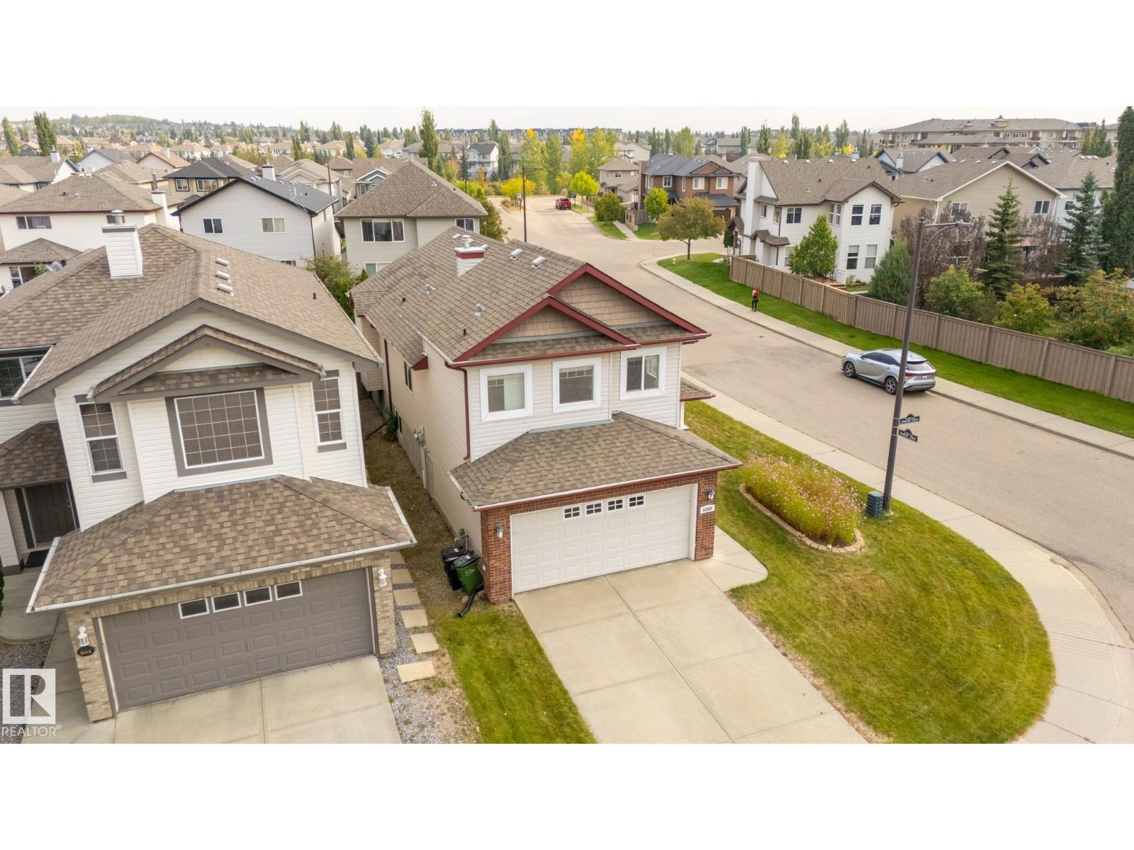 8390 Shaske Cr Nw, Edmonton, Alberta  T6R 0B5 - Photo 3 - E4457416