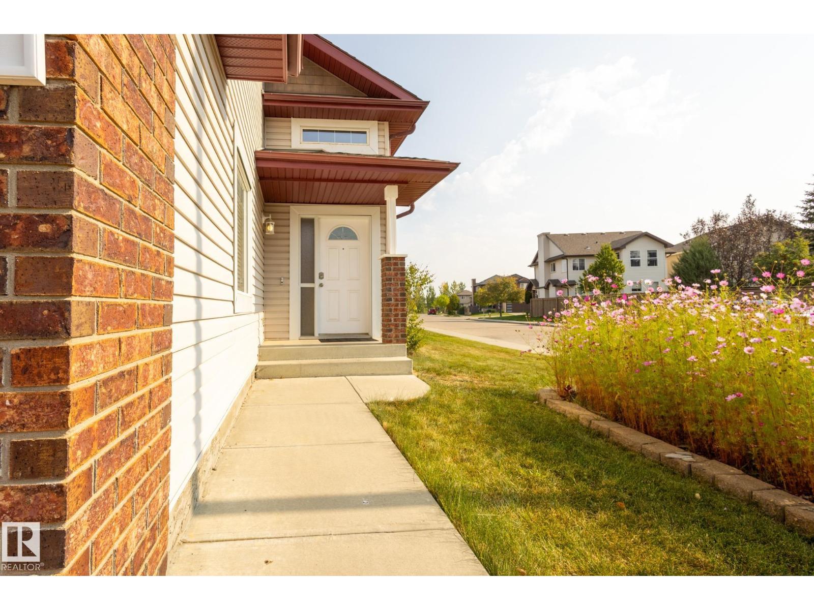 8390 Shaske Cr Nw, Edmonton, Alberta  T6R 0B5 - Photo 4 - E4457416