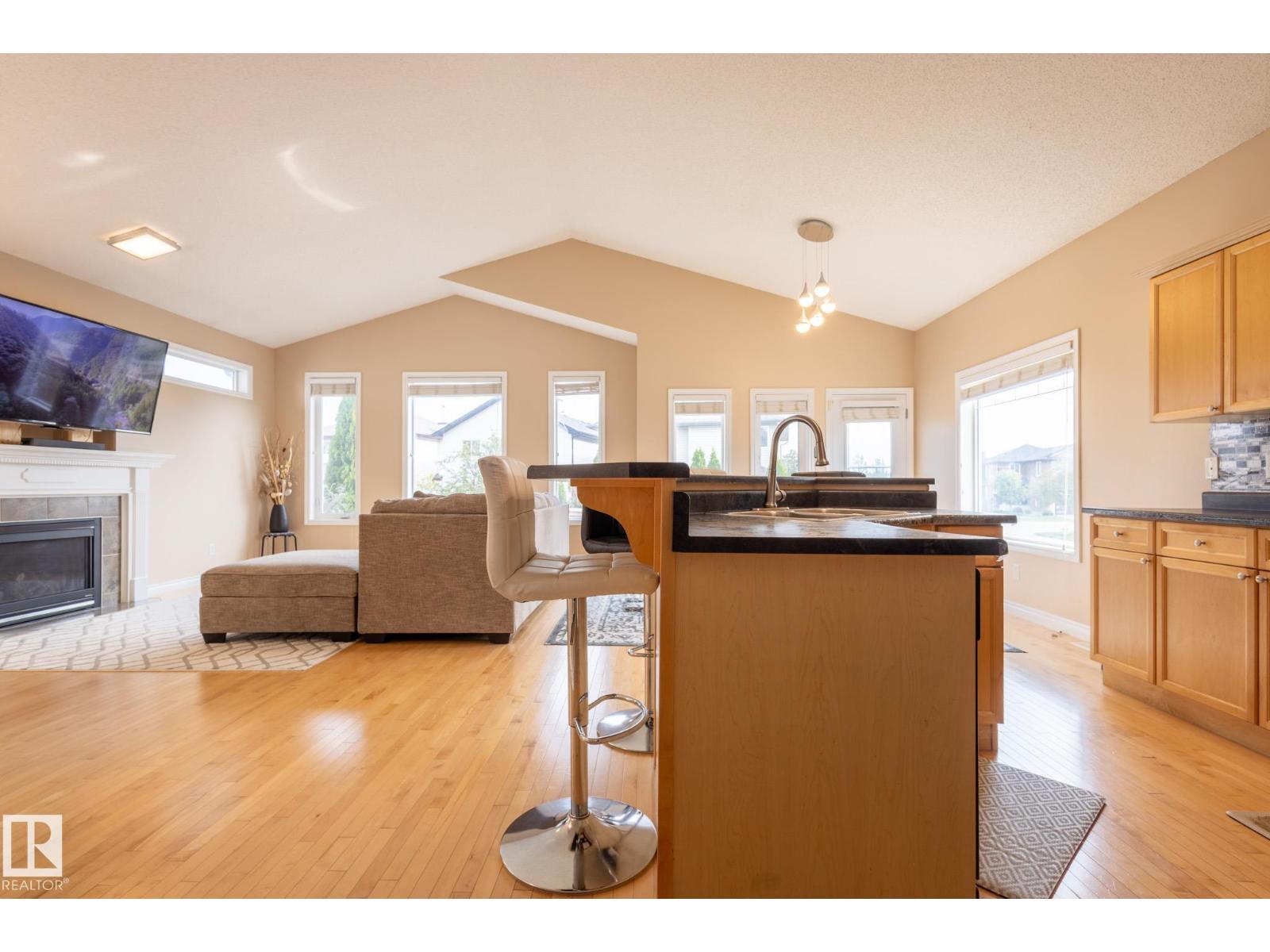 8390 Shaske Cr Nw, Edmonton, Alberta  T6R 0B5 - Photo 7 - E4457416