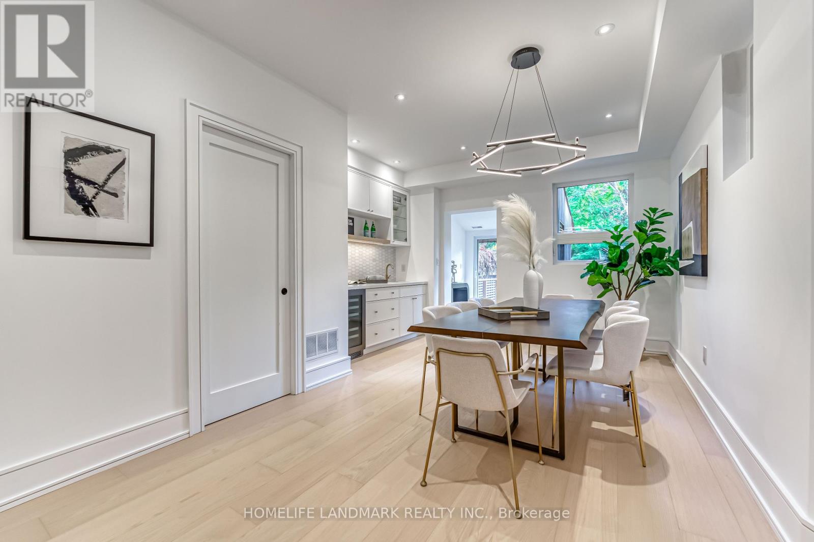 195 Albany Avenue, Toronto, Ontario  M5R 3C7 - Photo 12 - C12399414