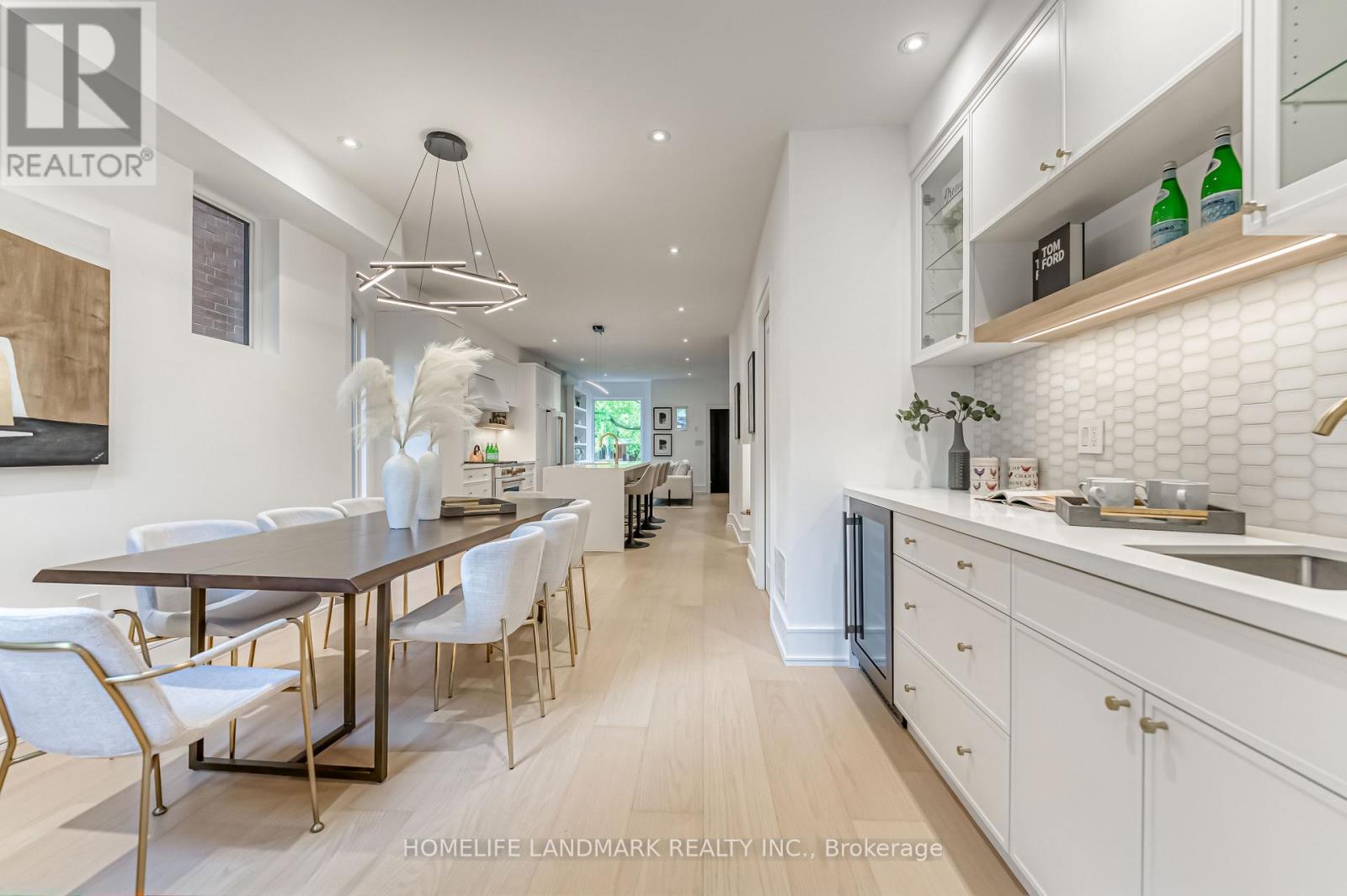 195 Albany Avenue, Toronto, Ontario  M5R 3C7 - Photo 17 - C12399414