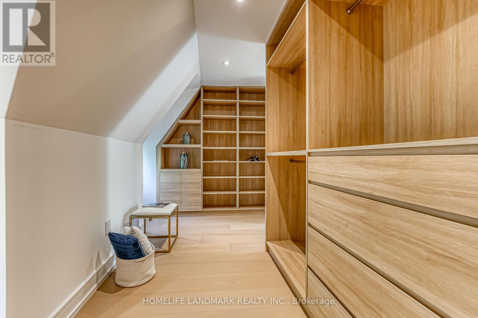 195 Albany Avenue, Toronto, Ontario  M5R 3C7 - Photo 35 - C12399414
