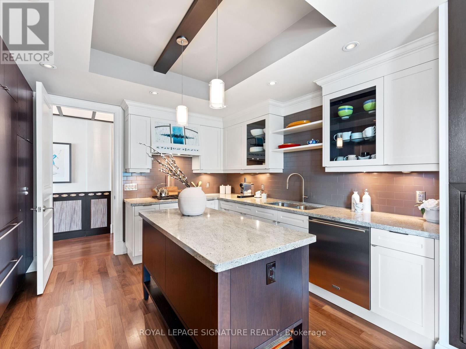 603 - 155 St. Clair Avenue W, Toronto, Ontario  M4V 0A1 - Photo 18 - C12399418