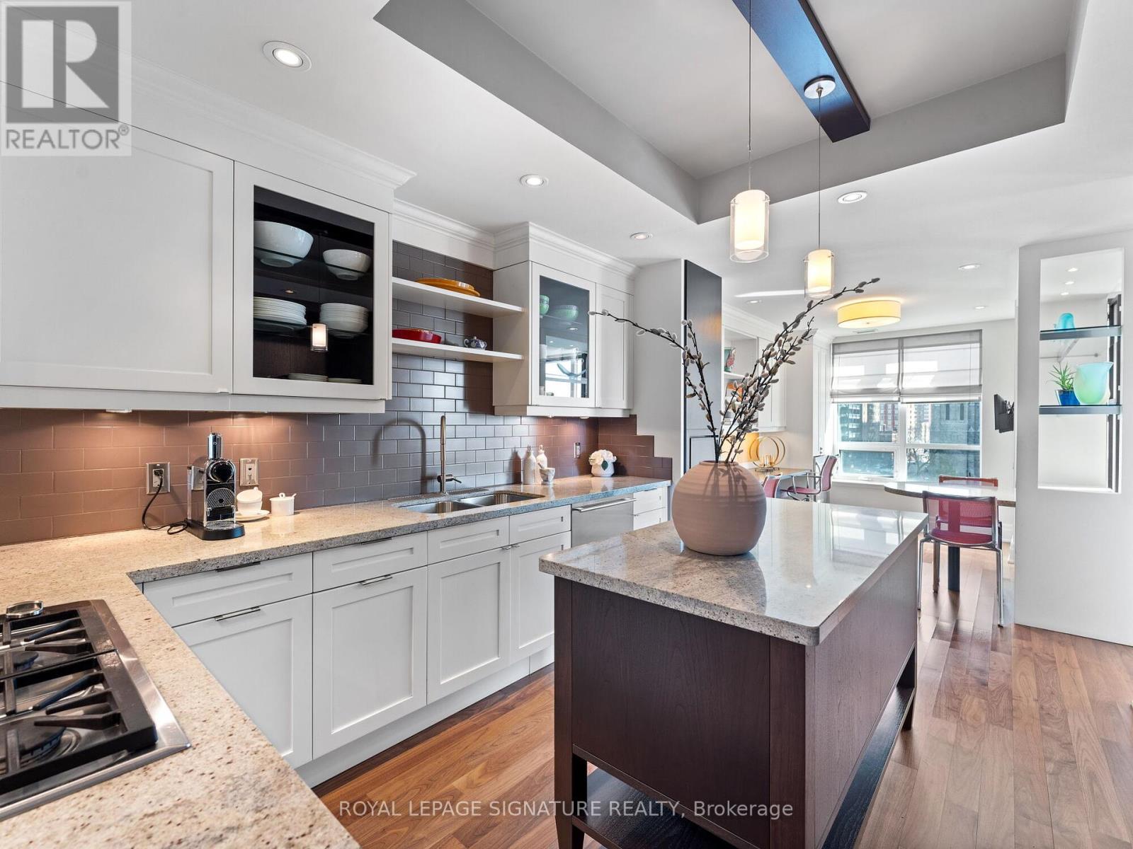 603 - 155 St. Clair Avenue W, Toronto, Ontario  M4V 0A1 - Photo 19 - C12399418