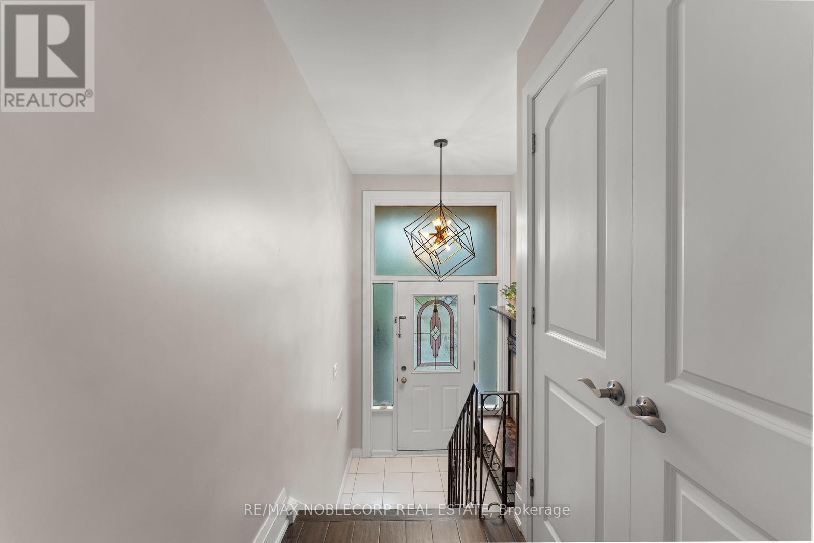43 Railway Street, Vaughan, Ontario  L6A 1P7 - Photo 6 - N12397087