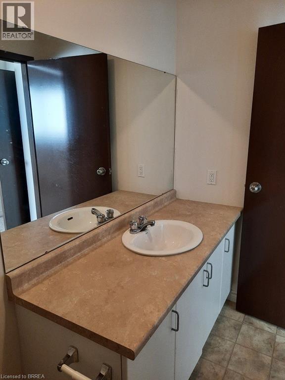 163 Market Street Unit# 3, Brantford, Ontario  N3T 6J7 - Photo 10 - 40768076