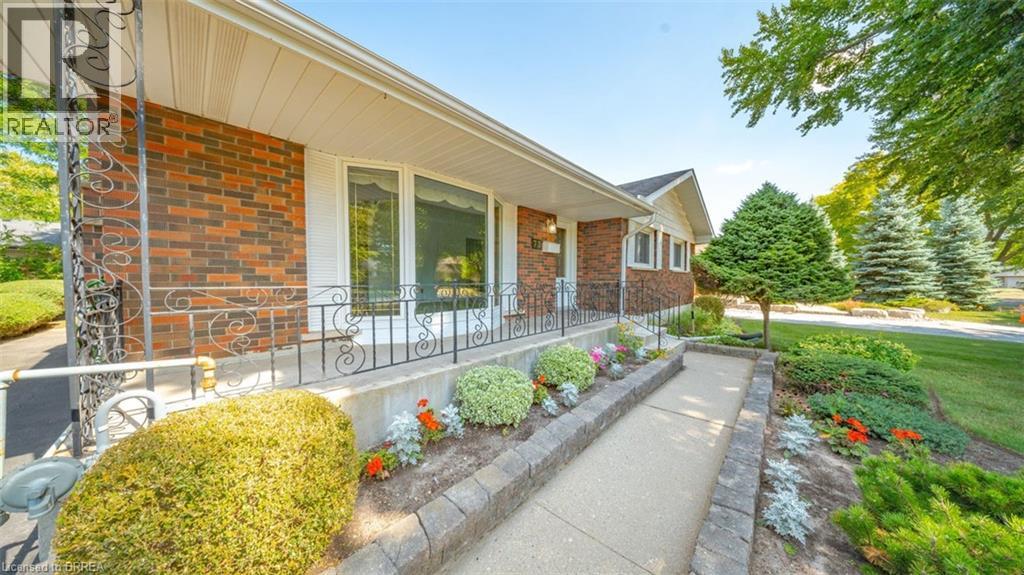 73 Pusey Boulevard, Brantford, Ontario  N3R 2S4 - Photo 4 - 40764914