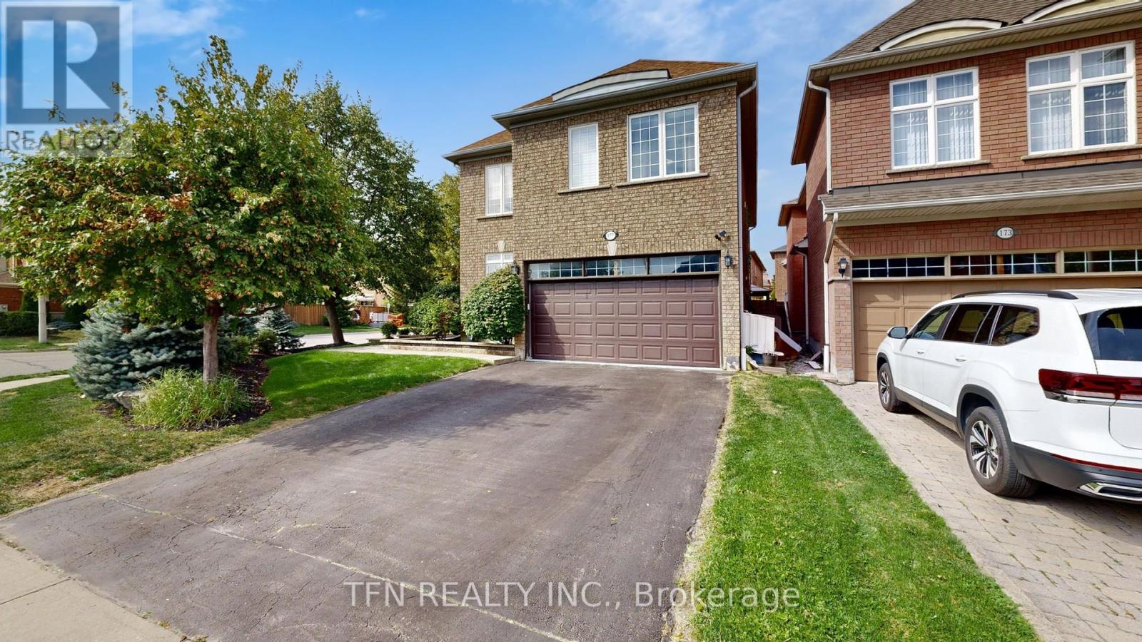 Property at 177 BENTOAK CRESCENT image 3