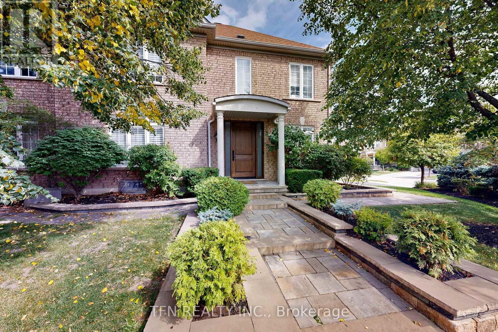 Property at 177 BENTOAK CRESCENT image 2