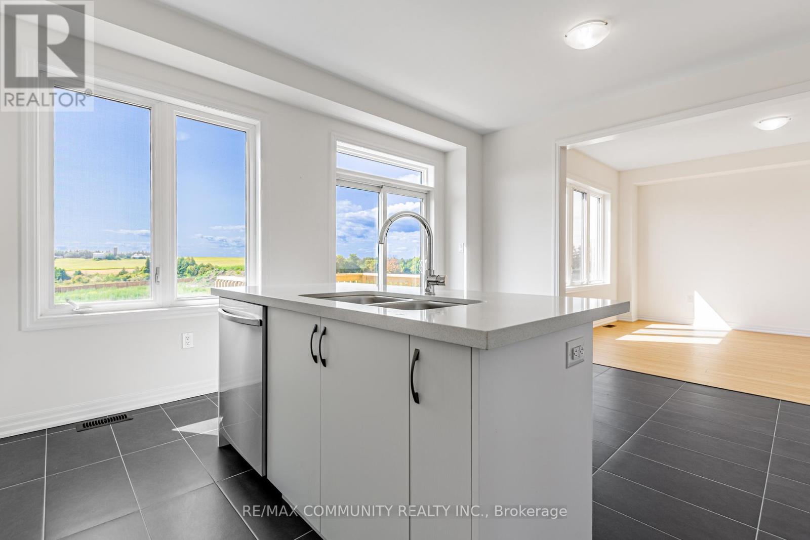 110 Belmont Drive, Clarington, Ontario  L1B 1G9 - Photo 14 - E12399337