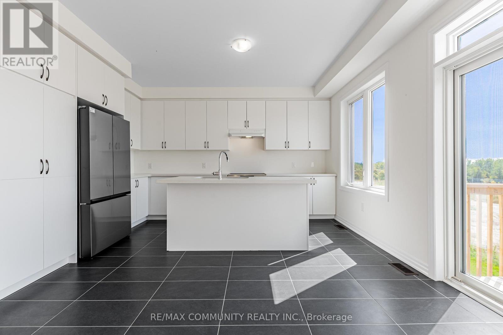 110 Belmont Drive, Clarington, Ontario  L1B 1G9 - Photo 15 - E12399337
