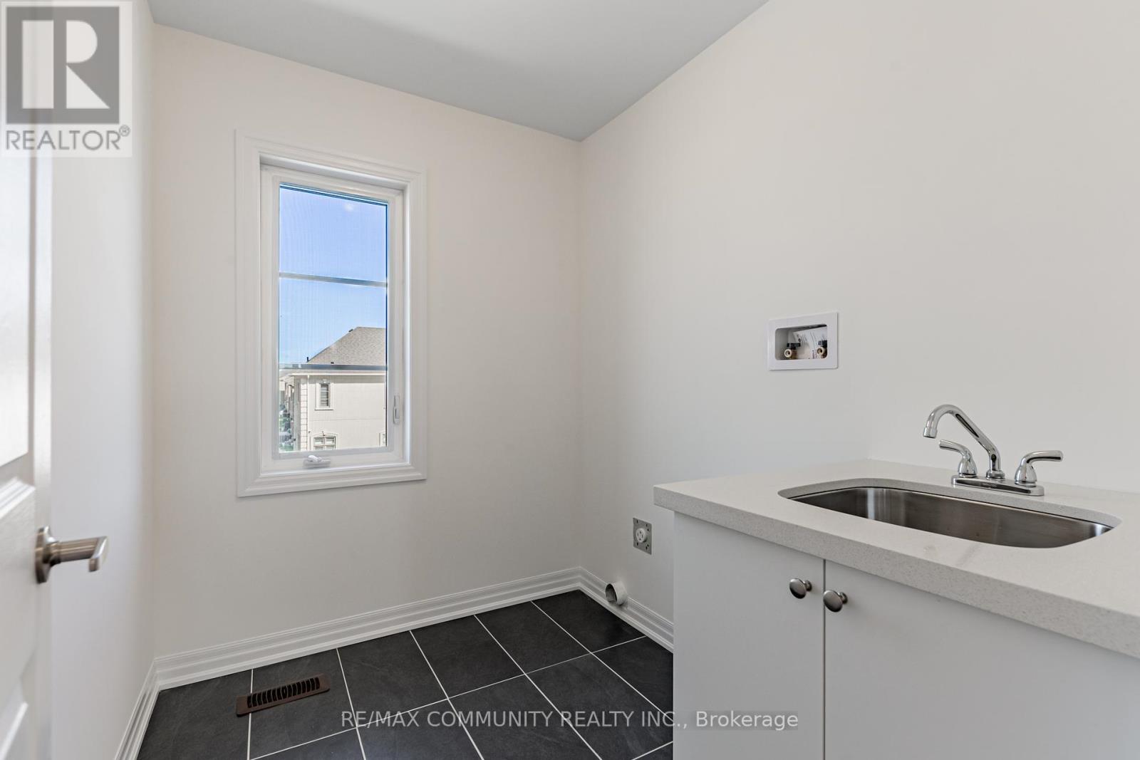110 Belmont Drive, Clarington, Ontario  L1B 1G9 - Photo 18 - E12399337