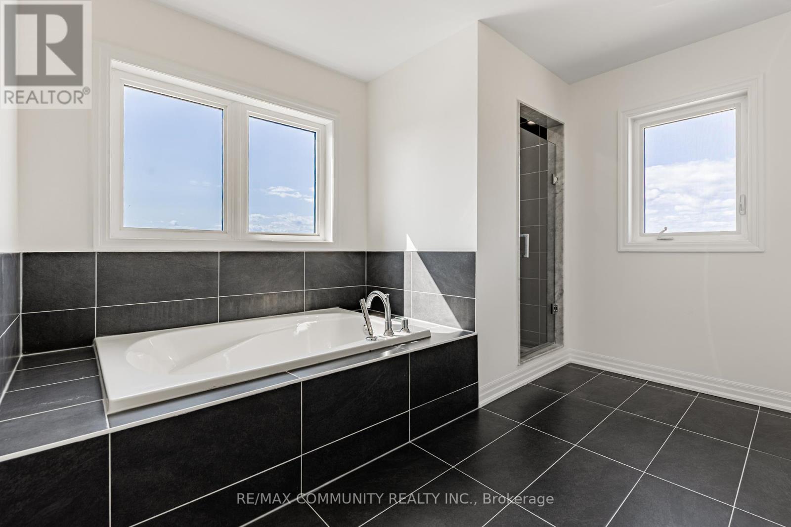 110 Belmont Drive, Clarington, Ontario  L1B 1G9 - Photo 38 - E12399337