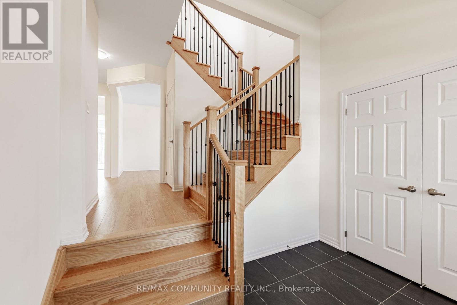 110 Belmont Drive, Clarington, Ontario  L1B 1G9 - Photo 6 - E12399337