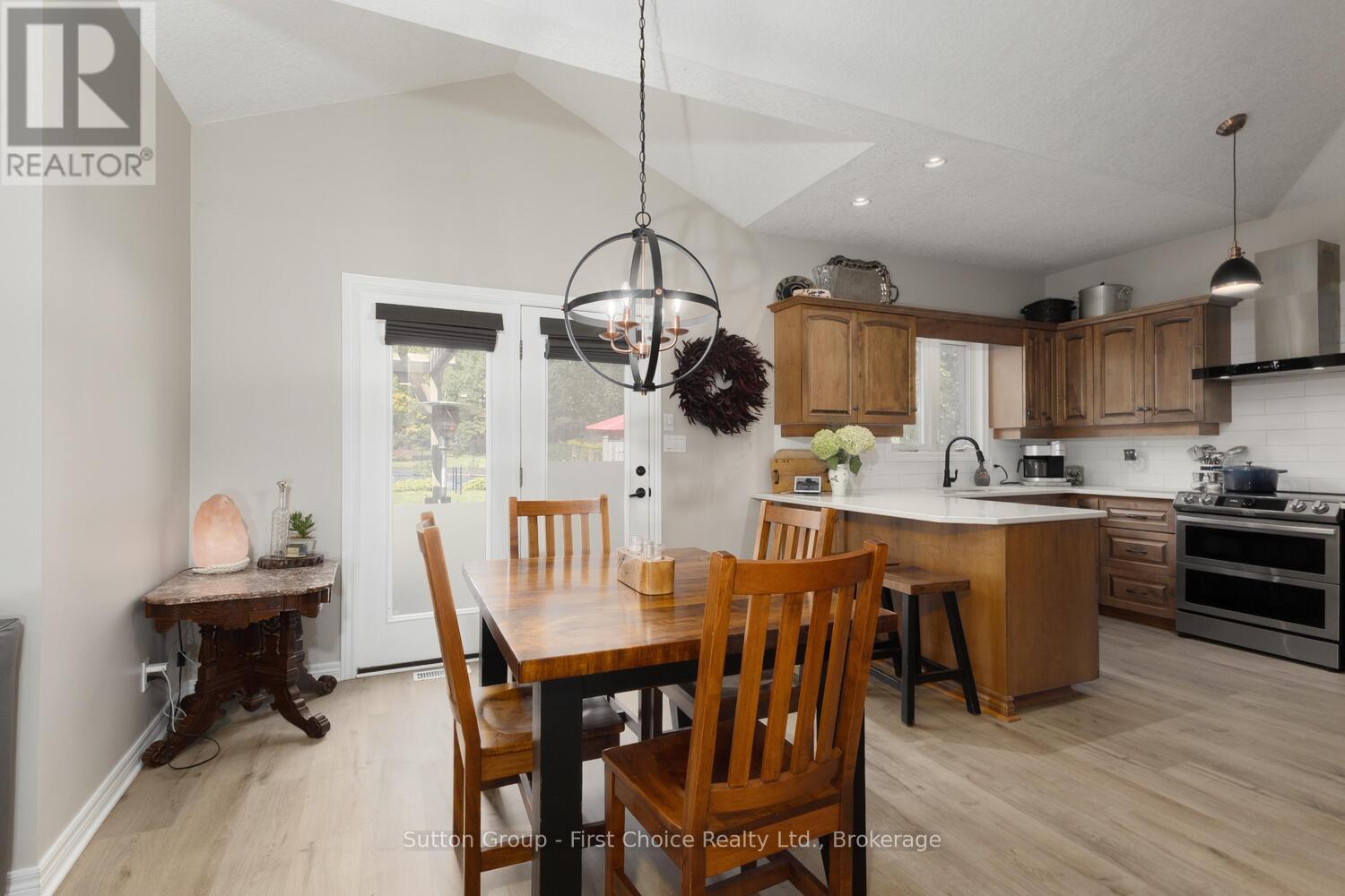 338 Delamere Avenue, Stratford, Ontario  N5A 5A4 - Photo 10 - X12397820