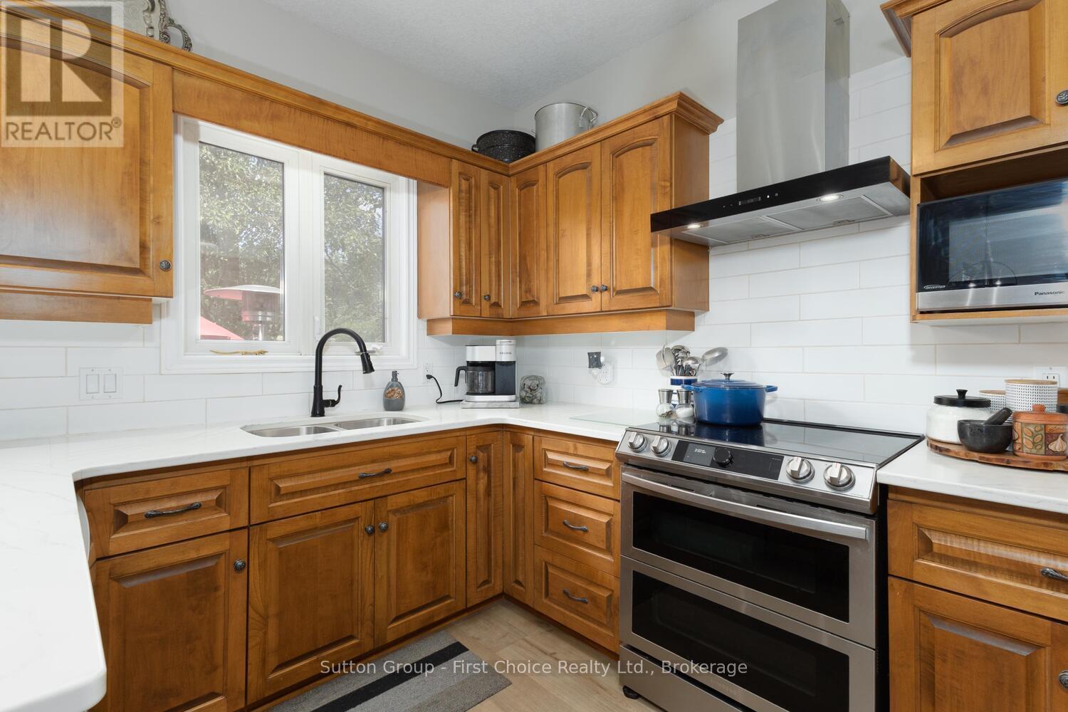 338 Delamere Avenue, Stratford, Ontario  N5A 5A4 - Photo 12 - X12397820