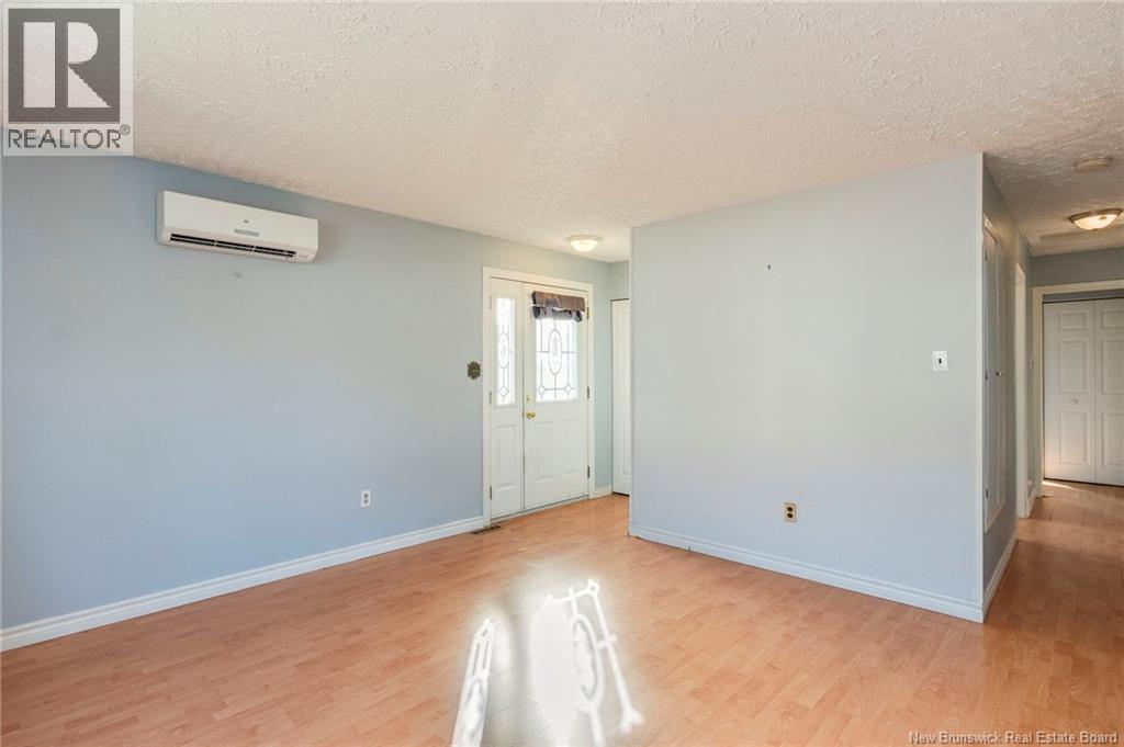 207 Westbrook, Moncton, New Brunswick  E1E 2L9 - Photo 4 - NB126438