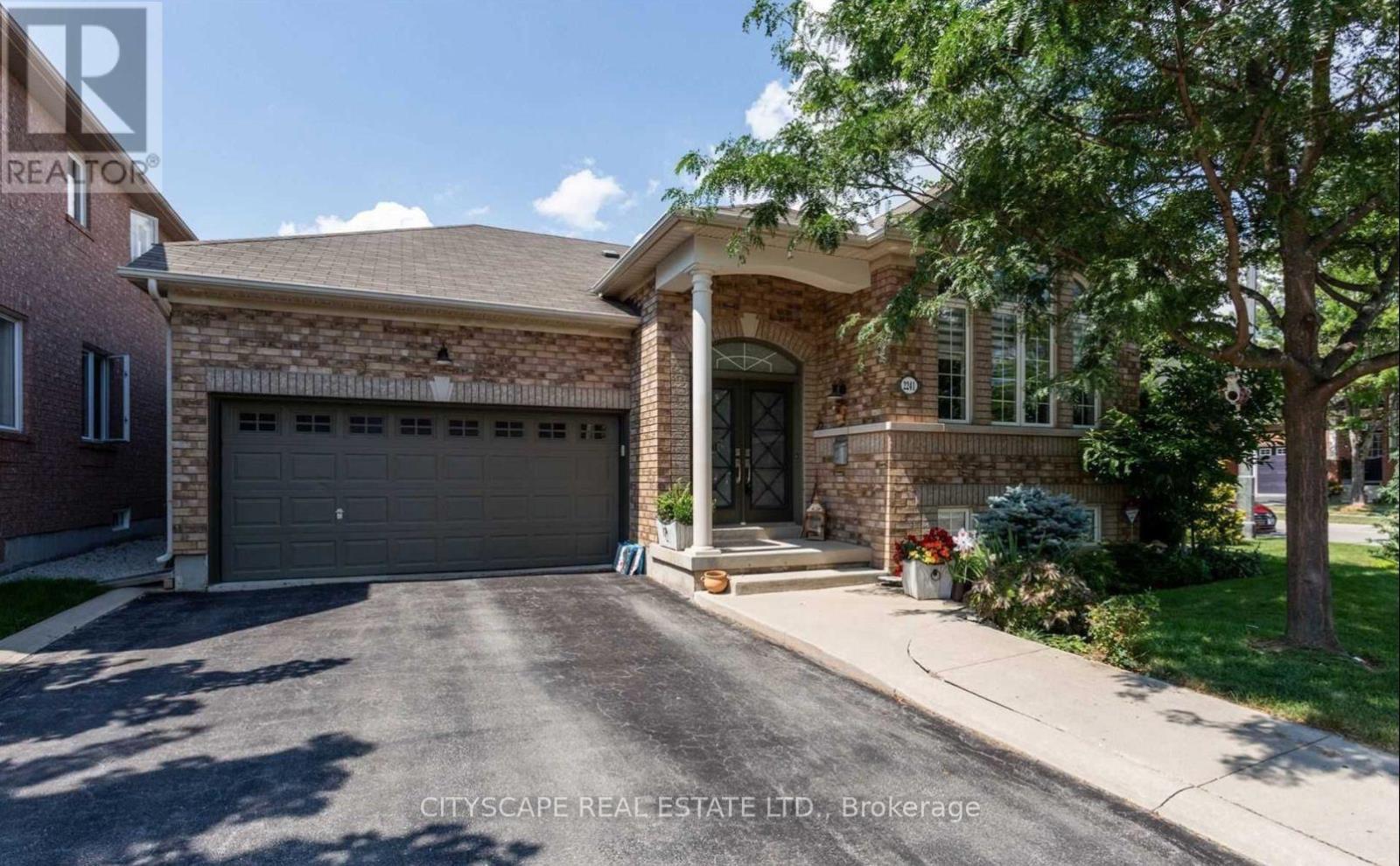 2241 Lyness Avenue, Oakville, Ontario  L6M 5C2 - Photo 1 - W12399268