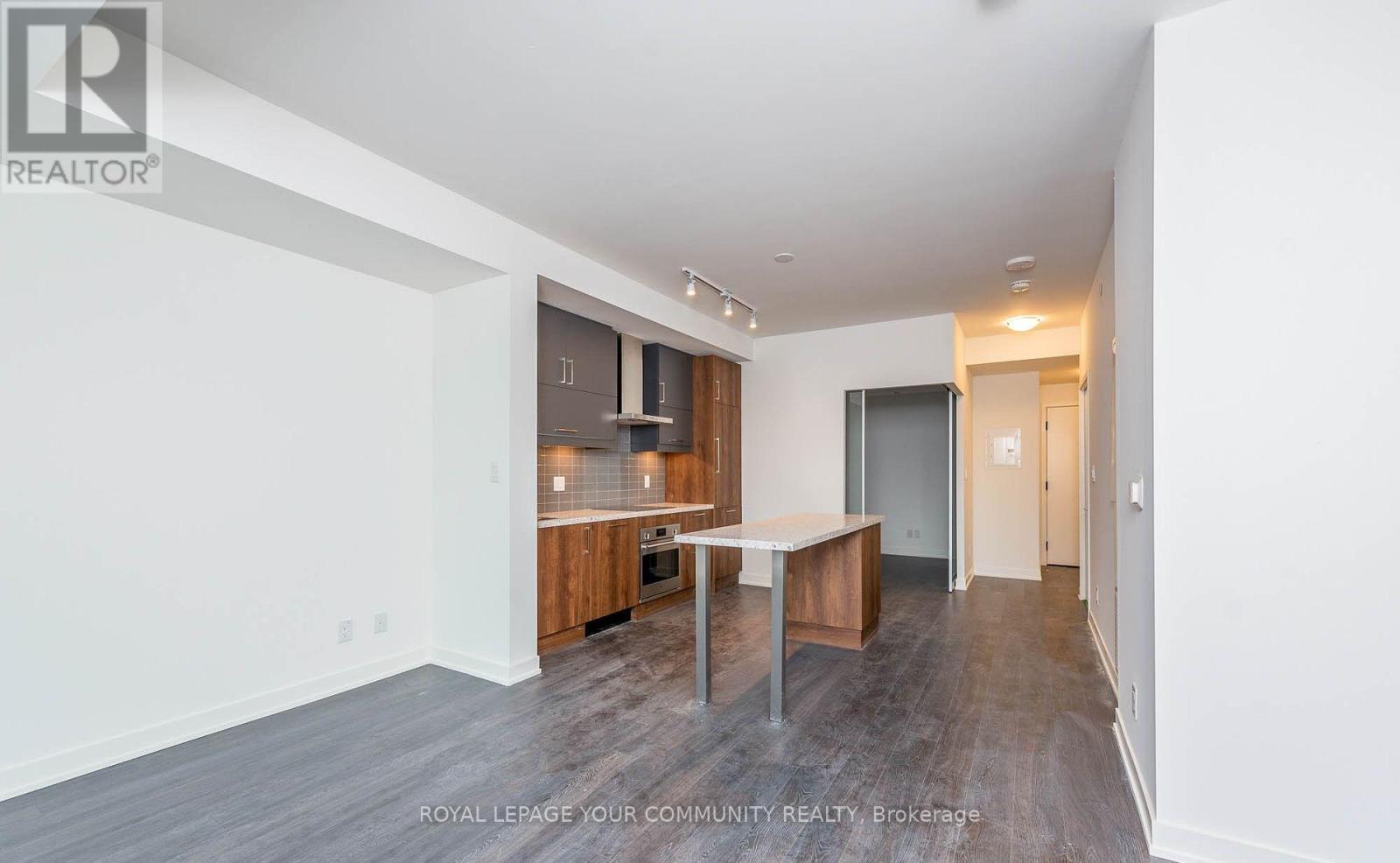 928 - 8119 Birchmount Road, Markham (Unionville), Ontario  L6G 0H5 - Photo 3 - N12399322