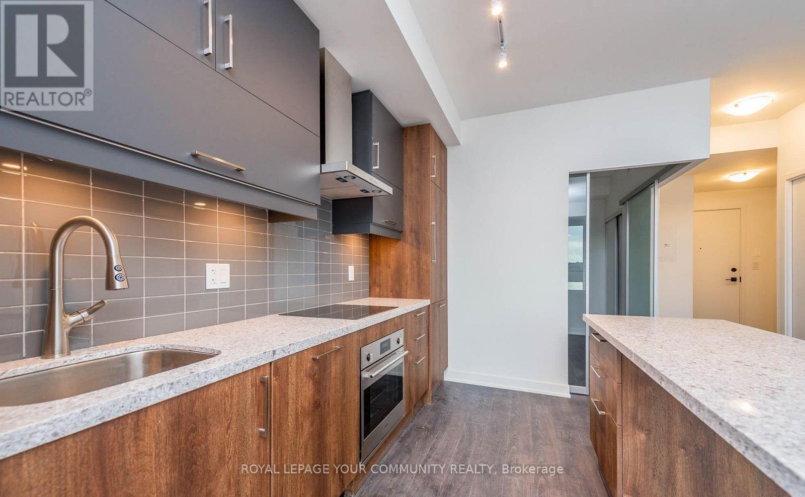 928 - 8119 Birchmount Road, Markham (Unionville), Ontario  L6G 0H5 - Photo 4 - N12399322