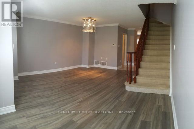 50 - 95 Weldrick Road E, Richmond Hill, Ontario  L4C 0H6 - Photo 3 - N12399376