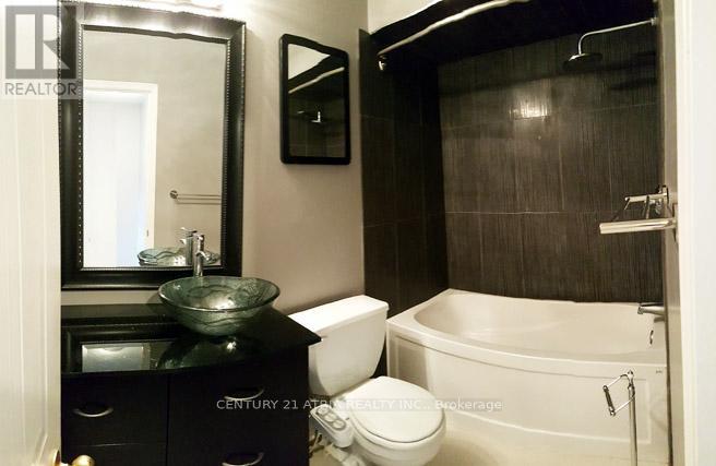 50 - 95 Weldrick Road E, Richmond Hill, Ontario  L4C 0H6 - Photo 7 - N12399376