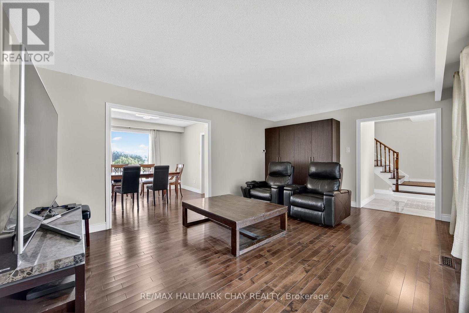 3 Simon Drive, Adjala-Tosorontio, Ontario  L0G 1L0 - Photo 6 - N12399463