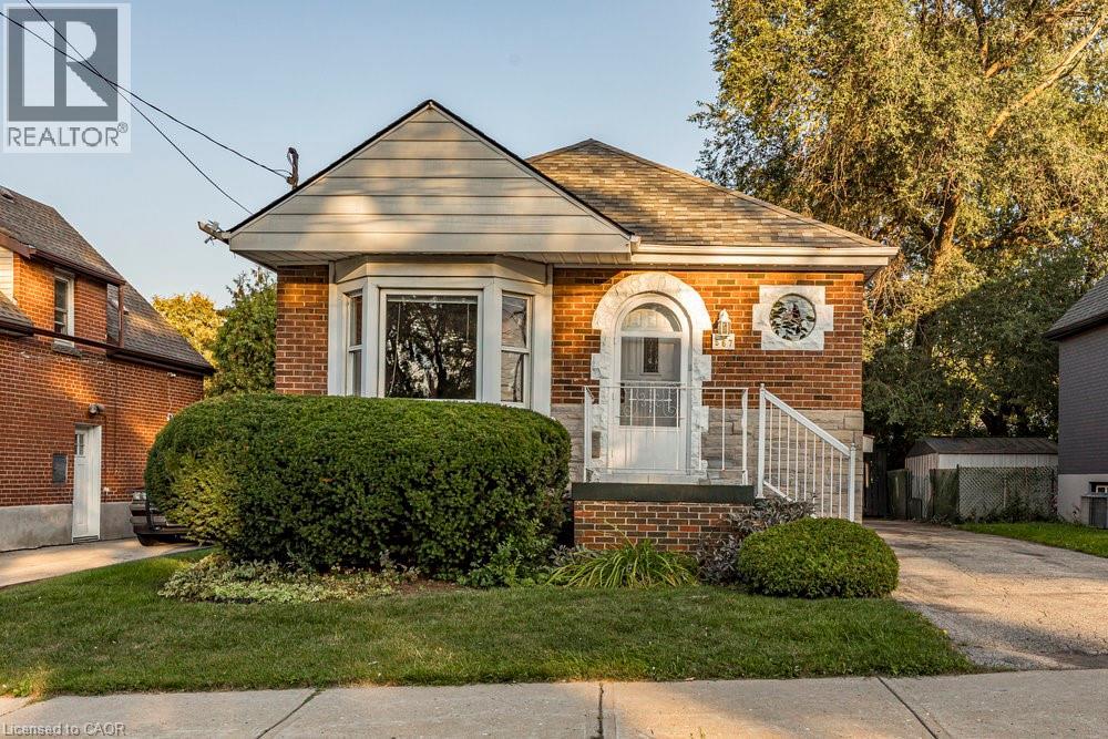 <h3>$529,900</h3><p>567 Upper Sherman Avenue, Hamilton, Ontario</p>