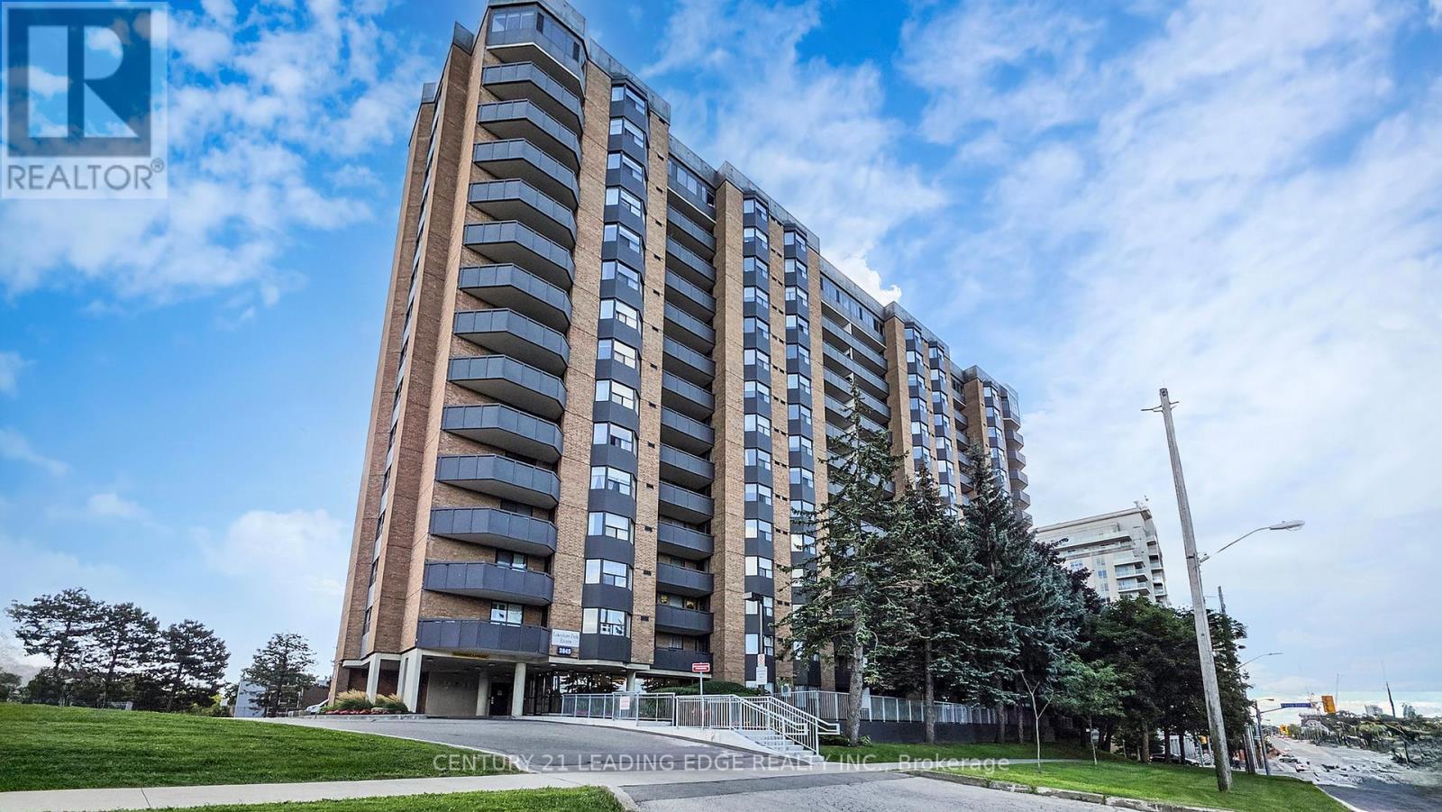 1611 - 3845 Lake Shore Boulevard W, Toronto, Ontario  M8W 4Y3 - Photo 2 - W12367894