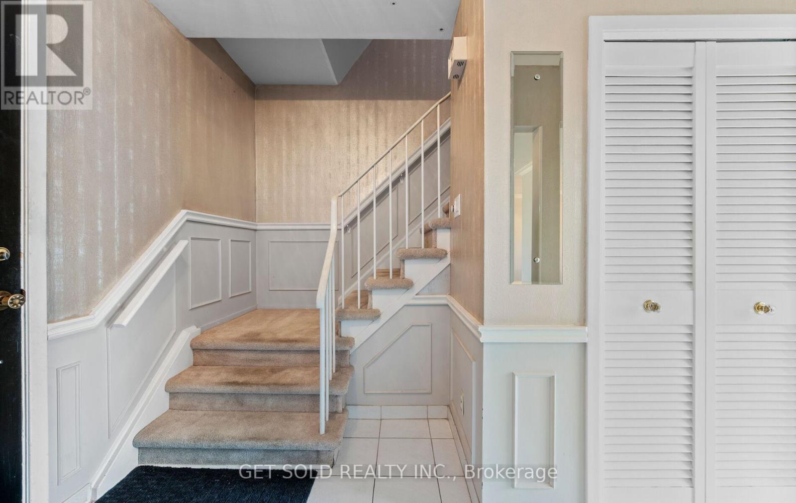 54 Ringway Crescent, Toronto, Ontario  M9W 1X4 - Photo 16 - W12394344