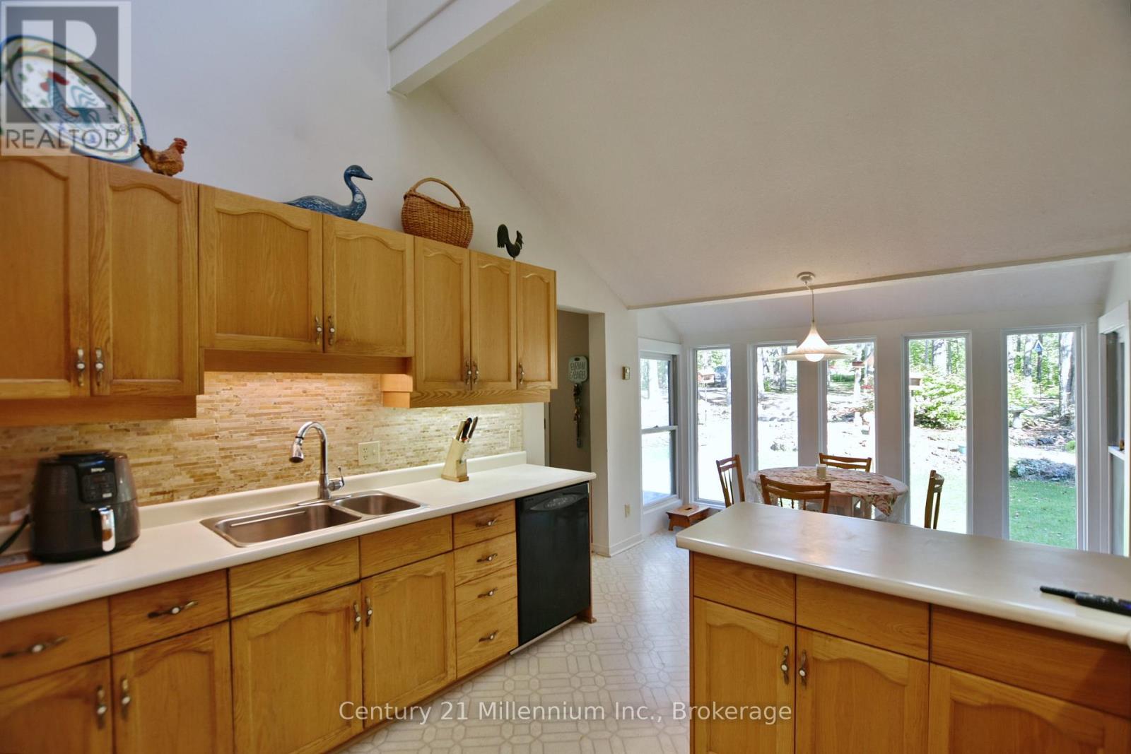 1415 County Rd 124 Road, Clearview, Ontario  L0M 1H0 - Photo 15 - S12399519