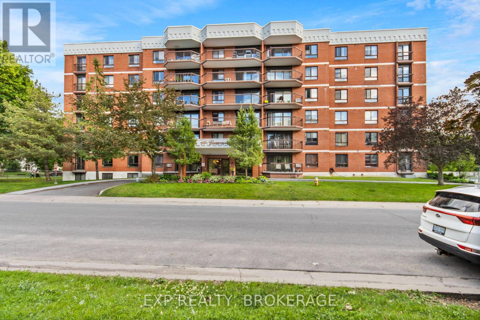 607 - 14 Greenview Drive, Kingston, Ontario  K7M 7T5 - Photo 2 - X12399566