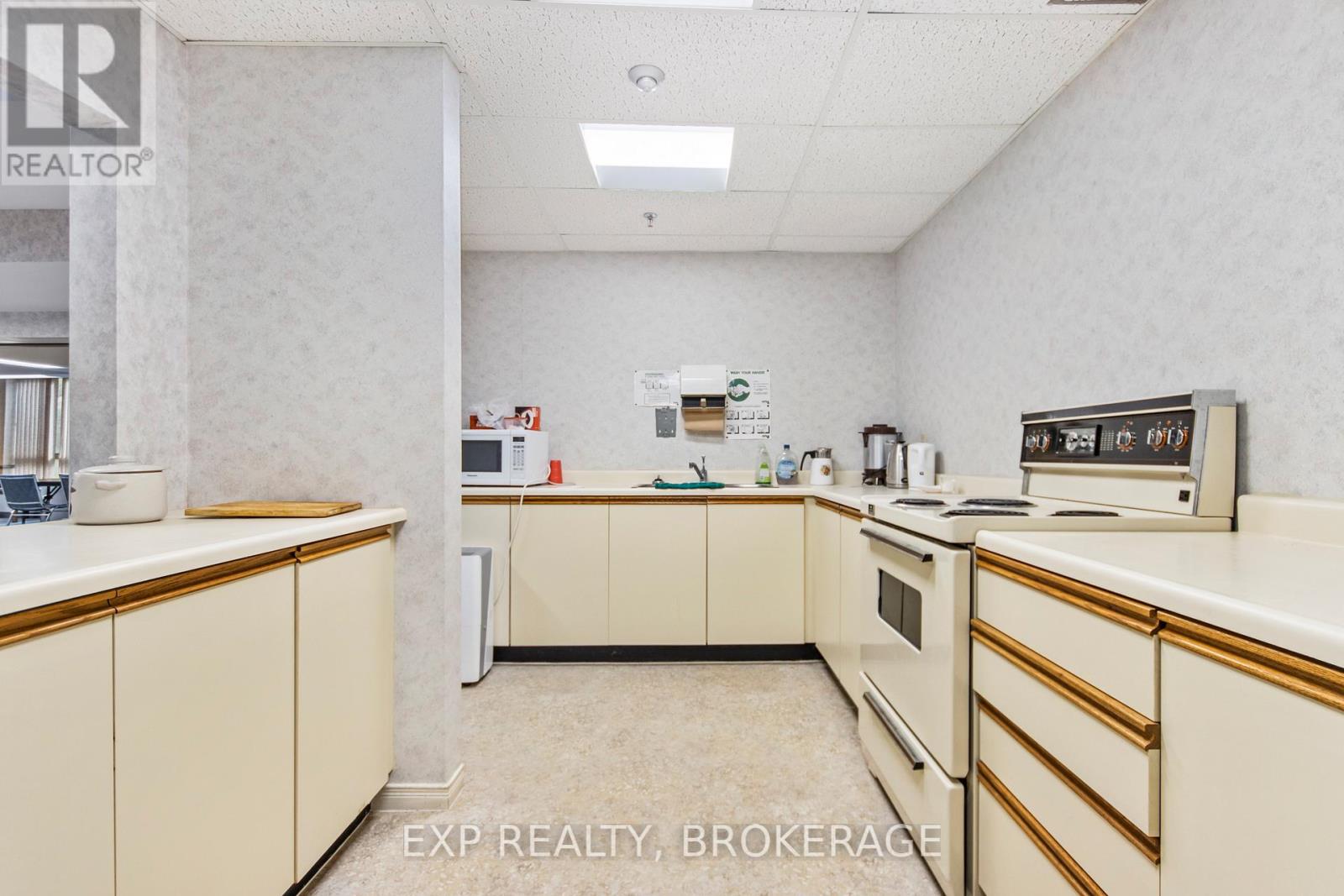 607 - 14 Greenview Drive, Kingston, Ontario  K7M 7T5 - Photo 31 - X12399566
