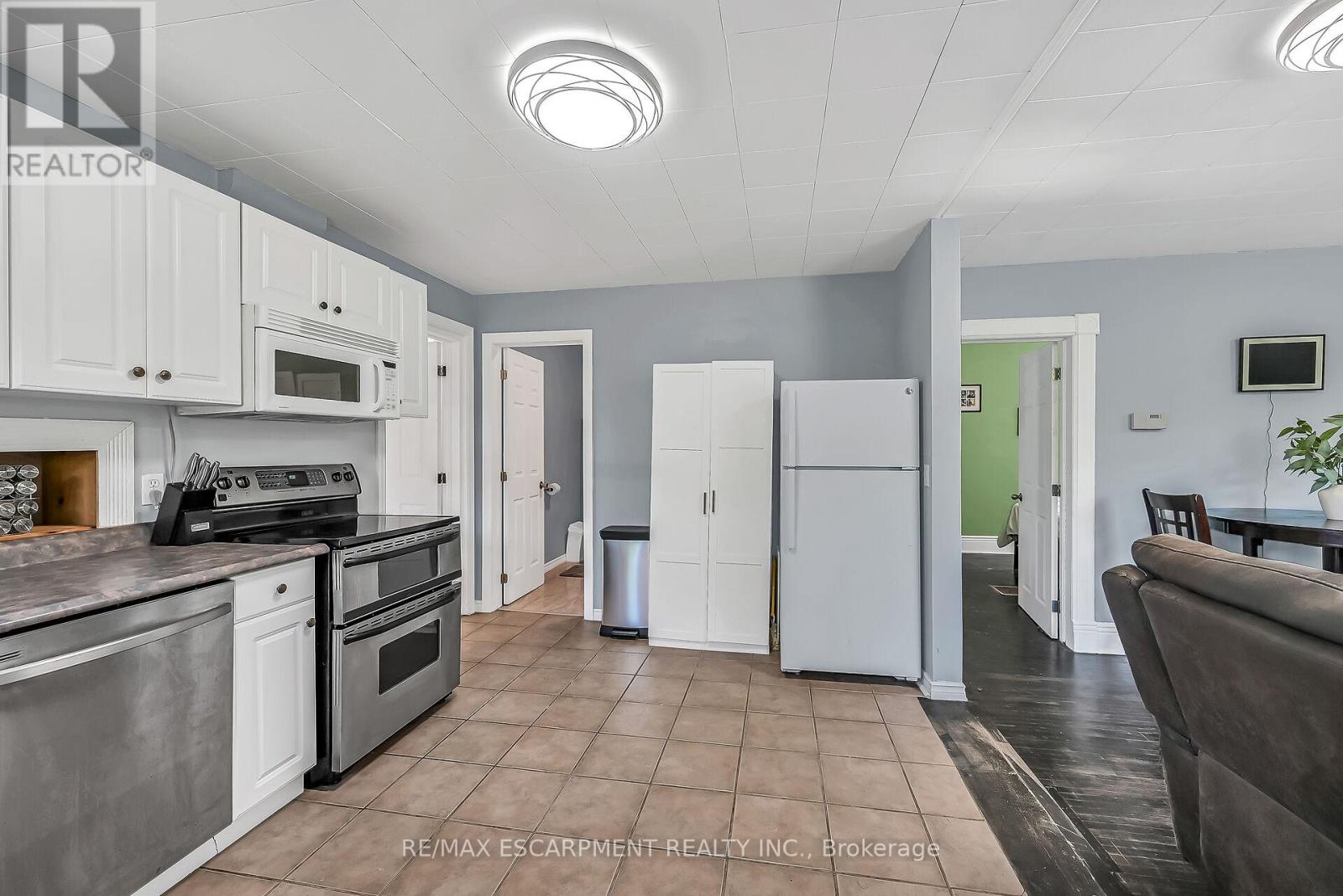 149 Elgin Street, Brantford, Ontario  N3S 5A4 - Photo 12 - X12395755