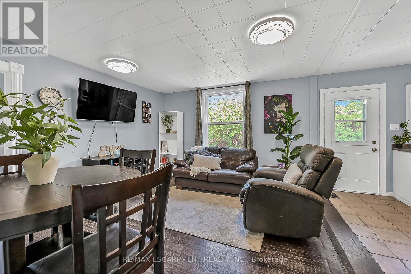 149 Elgin Street, Brantford, Ontario  N3S 5A4 - Photo 9 - X12395755