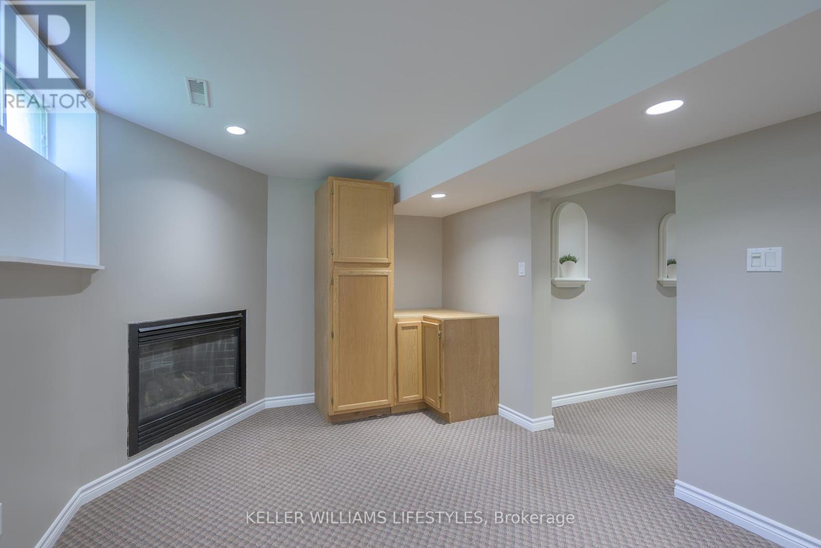 18 Thunderbird Crescent, London South, Ontario  N6J 4P5 - Photo 38 - X12399502