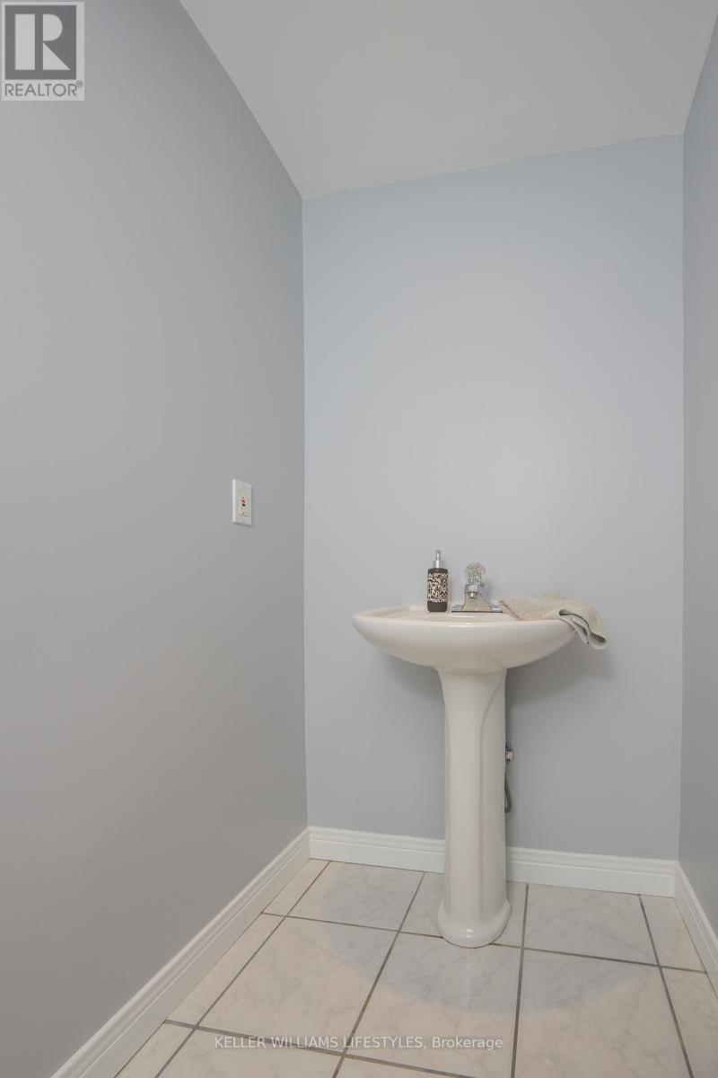 18 Thunderbird Crescent, London South, Ontario  N6J 4P5 - Photo 44 - X12399502