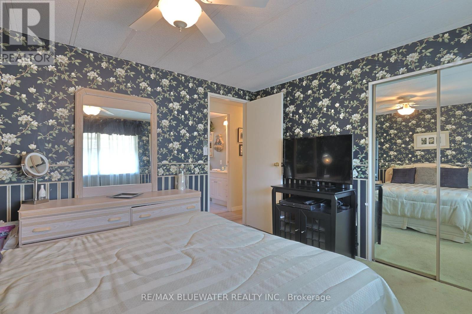 208 Biltmore Drive, South Huron, Ontario  N0M 1T0 - Photo 21 - X12399588